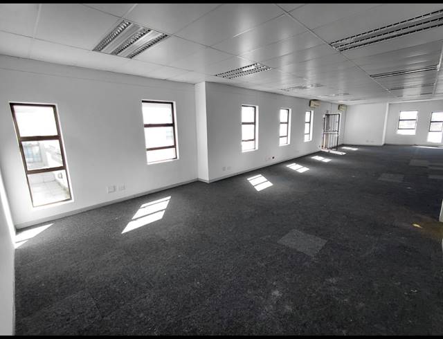 176M² OFFICE TO LET IN RANDJESPARK